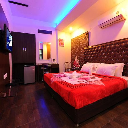Hotel Pearl Inn & Suites อัมริตสา ภายนอก รูปภาพ